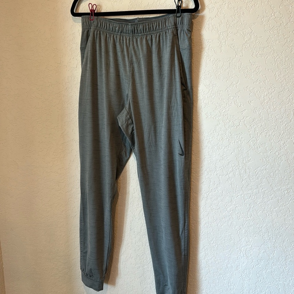 Nike Dri-Fit Men's Gray Joggers | Size M | Elastic Waist | Athletic/Casual